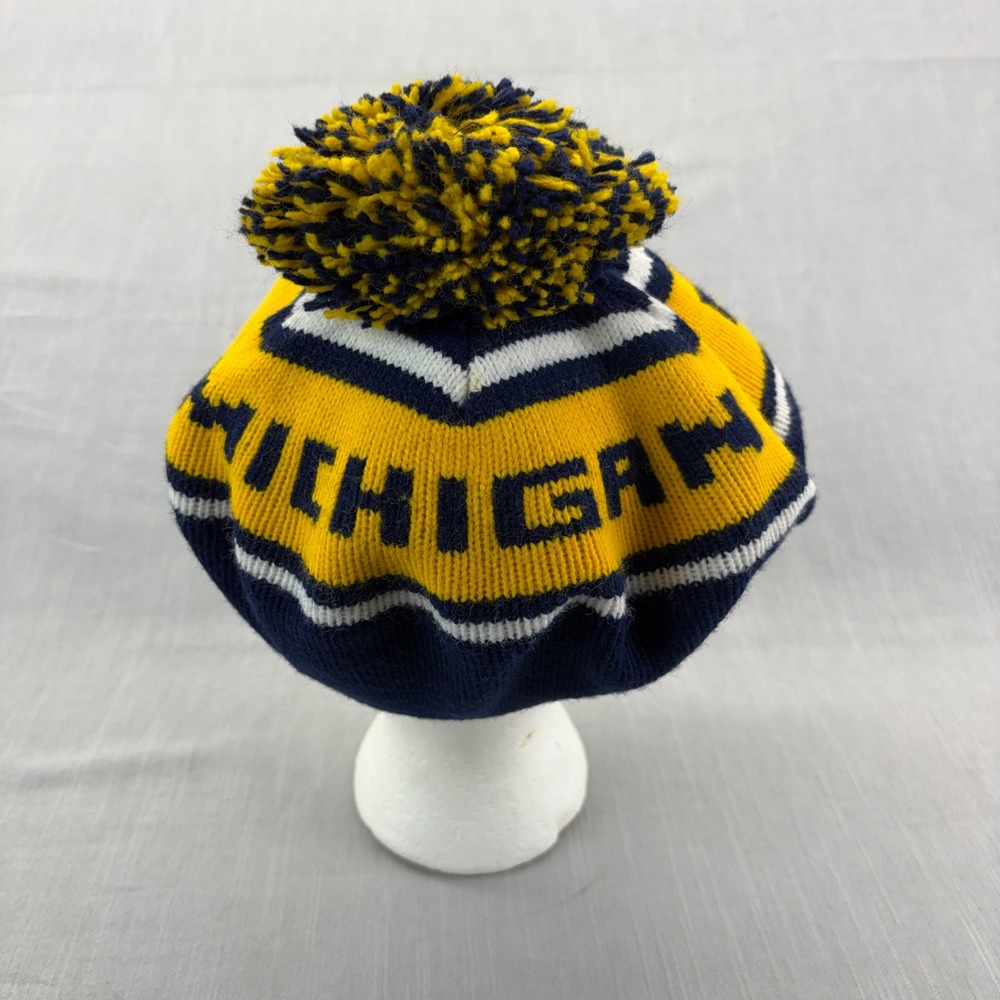 Unbranded Michigan Beret Unisex OSFM Knit Pom-Pom Navy Maize Yellow Hat